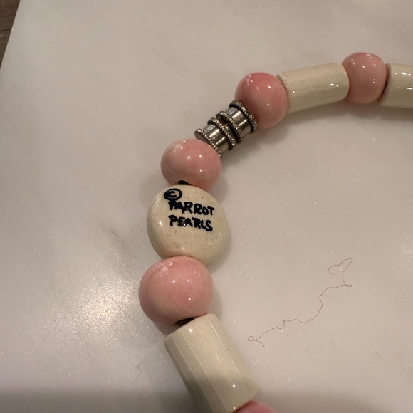 Parrot Pearls Ceramic Vintage Piglet Necklace - Picture 7 of 12